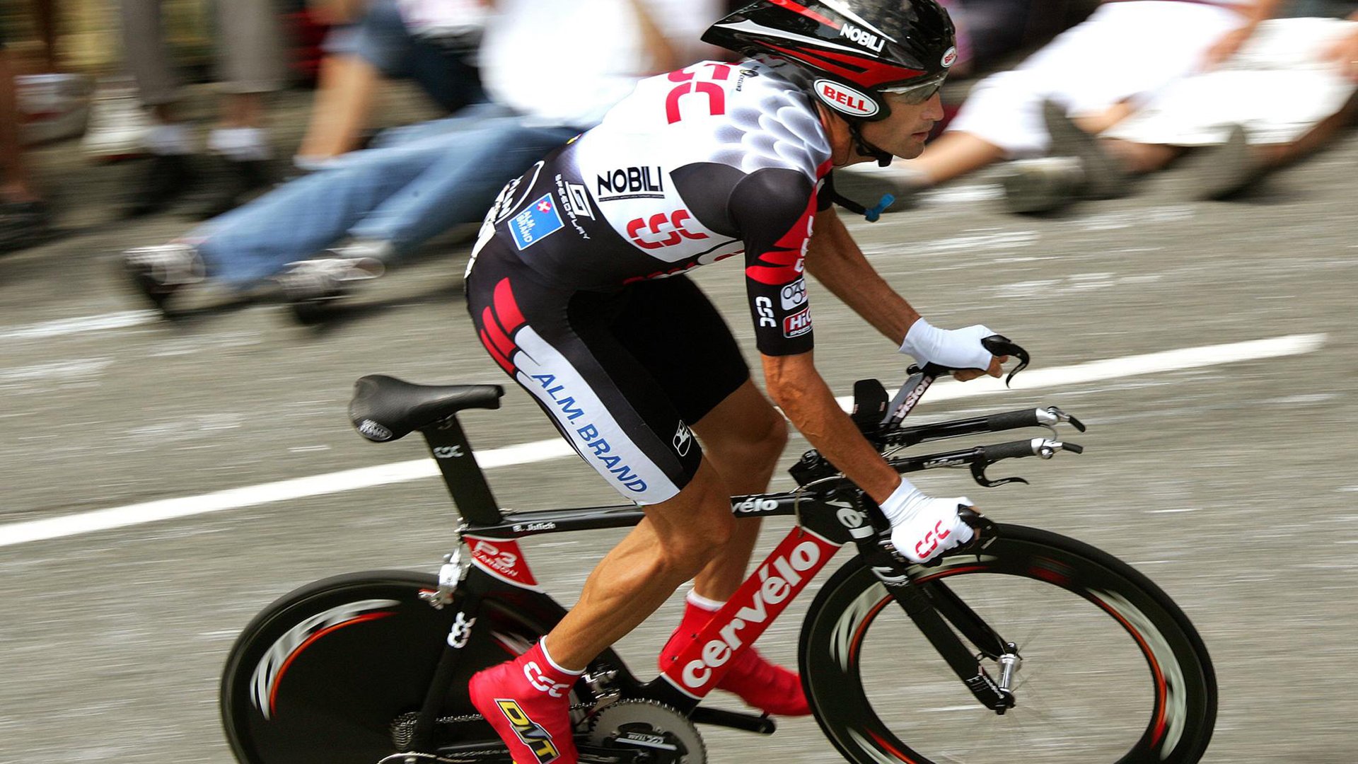 绝杀！本泽马补时世界波，皇马3-2逆转巴萨，国家德比再掀波澜