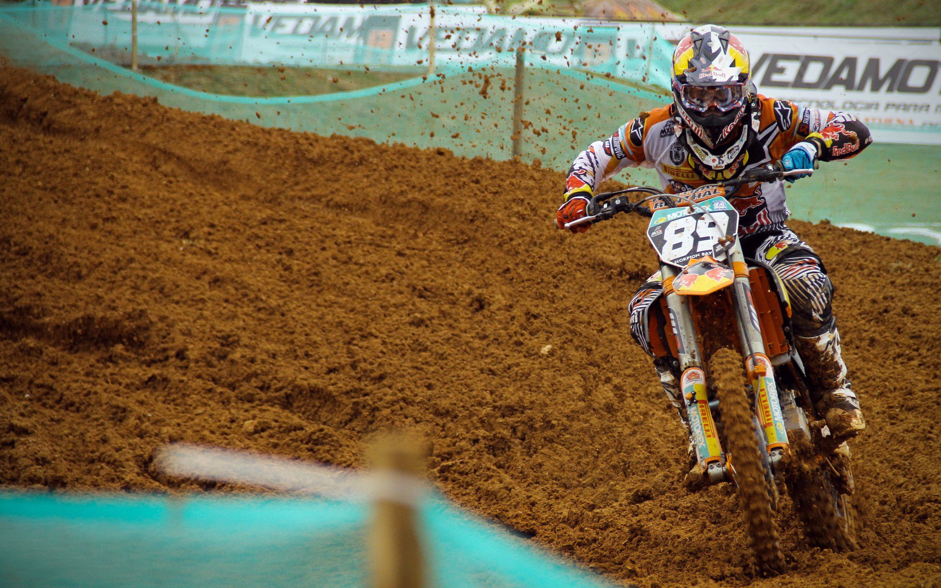 梅西主帅豪言，今晚必须击败拜仁，否则辞职！